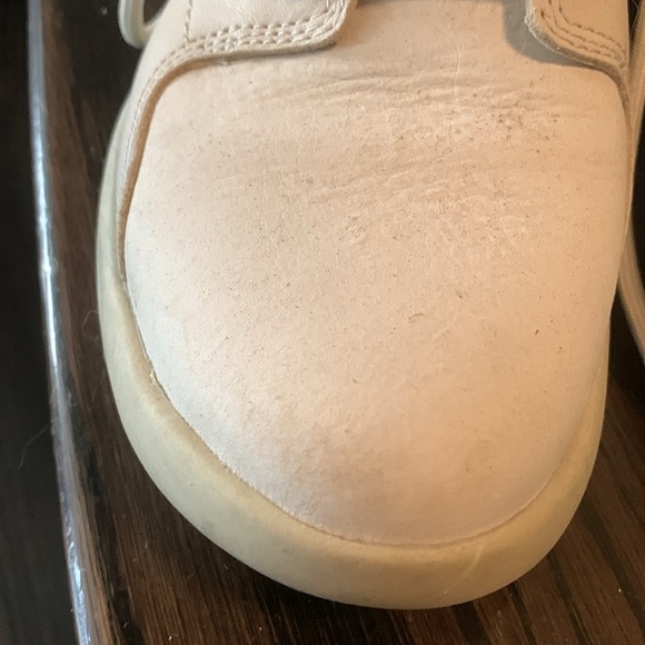 Women’s Tmberland Hiking Shoes - Picture 3 of 10